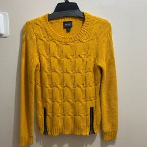 Nicole By Nicole Miller knit Sweater in gold with zipper bottom.  Size XS